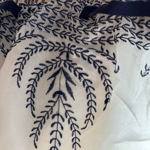 Off the shoulder embroidery embroidered dress - Picture 2 of 9